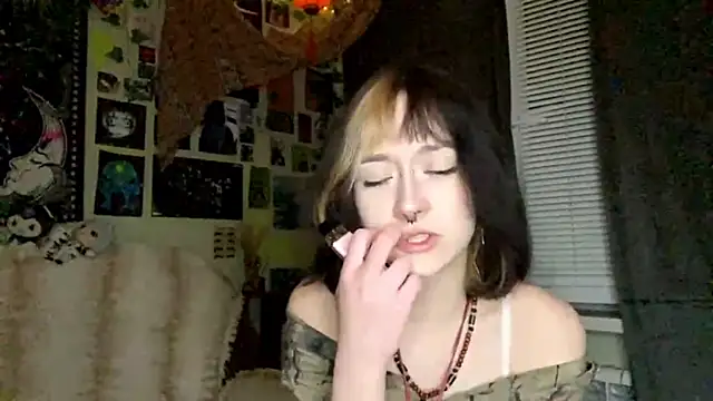 AllegraStaffieri online show from April 2026 09:04:01 PM