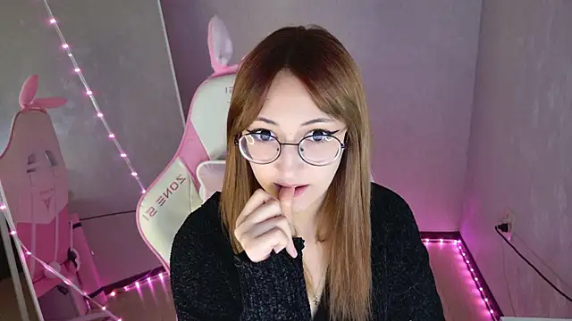 Nona meow online show from April 2026 06:32:02 PM