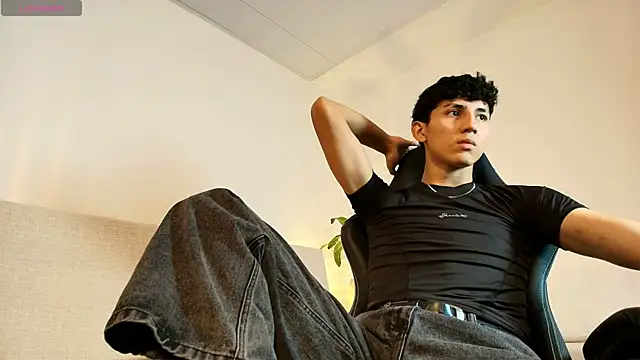 Valentino Rey online show from April 2026 12:30:02 PM