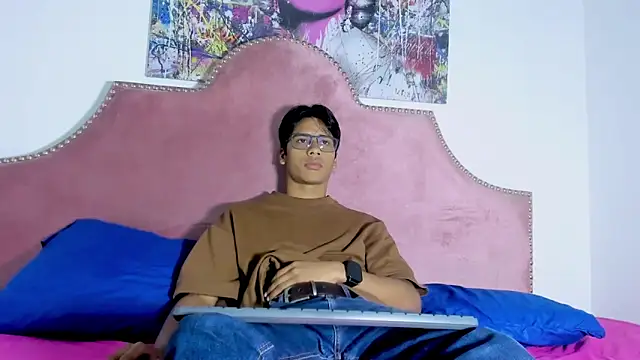 LiamKron online show from April 2026 11:39:02 AM