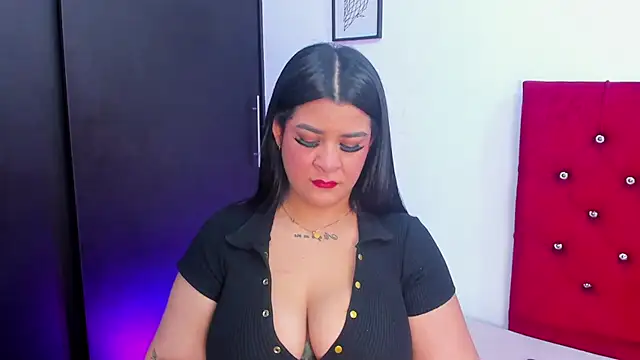 Katty West online show from April 2026 07:32:01 PM