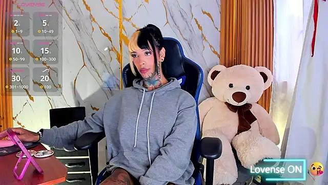 Dafne kee online show from April 2026 12:53:02 PM