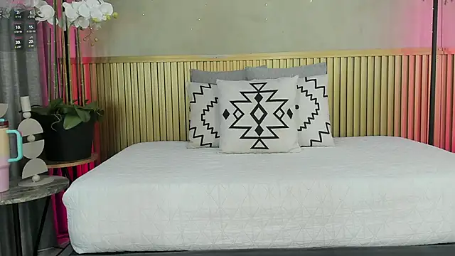 Layla Banks online show from April 2026 07:32:01 PM