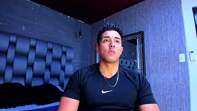 alangreek1 online show from April 2026 08:33:01 PM