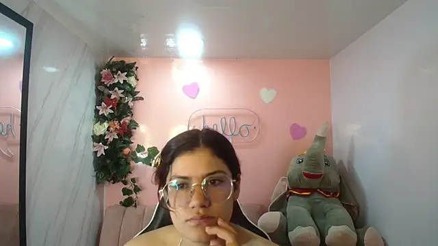 Scarlett jhonson ch online show from April 2026 12:56:01 PM