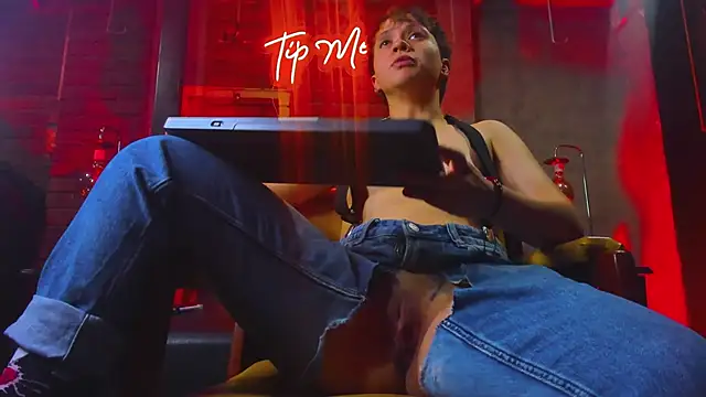 MissaelRossi online show from April 2026 07:58:01 PM