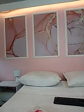 Taylor Marie  online show from April 2026 11:58:01 AM