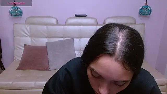 Marianne Cam online show from April 2026 01:45:02 PM