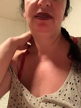 Snapshot of Lizzaa80 chatting on July 2026 08:00:02 PM Lizzaa80 online show from July 2026 08:00:02 PM