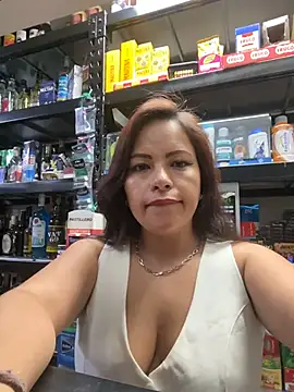 MIA ROSSEEE online show from April 2026 12:40:02 PM
