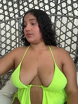 Madeline curvy online show from April 2026 02:54:02 PM