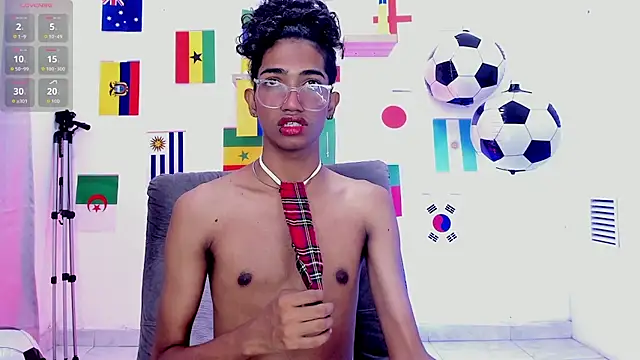 Snapshot of triiangel_latinboy chatting on July 2026 12:41:01 PM triiangel latinboy online show from July 2026 12:41:01 PM