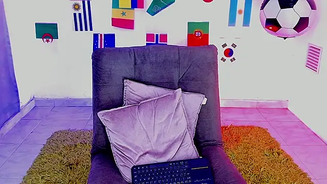 Snapshot of triiangel_latinboy chatting on July 2026 12:23:01 PM triiangel latinboy online show from July 2026 12:23:01 PM