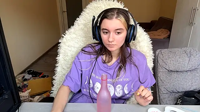 LueIvins online show from April 2026 08:20:01 AM