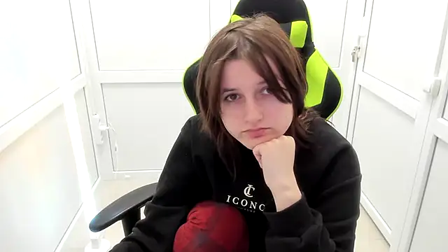 GoldenKiss online show from April 2026 06:49:02 AM