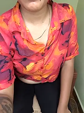 Tamilmoon006 online show from April 2026 07:18:01 PM