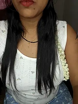 Snapshot of Tamilmoon006 chatting on July 2026 05:10:01 AM Tamilmoon006 online show from July 2026 05:10:01 AM