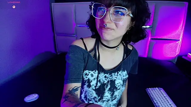 BadEmyXO online show from June 2026 04:30:02 AM