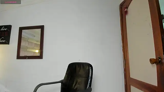 SarahQ65 online show from April 2026 01:39:01 PM