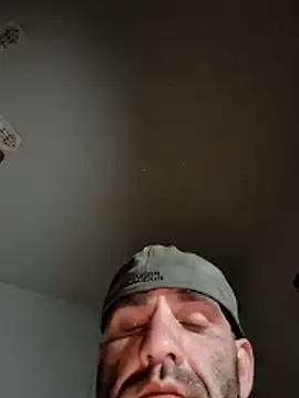 Snapshot of fitguy4u chatting on June 2026 04:14:02 AM fitguy4u online show from June 2026 04:14:02 AM