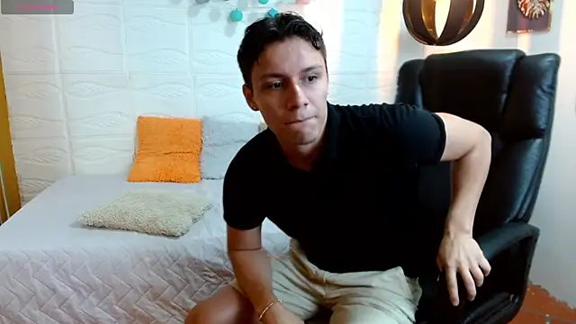 Zayn clausen online show from April 2026 04:19:01 PM