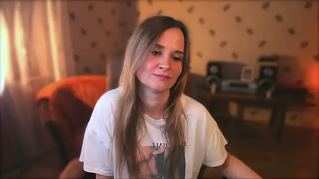 MiaSparkes online show from April 2026 10:29:02 AM