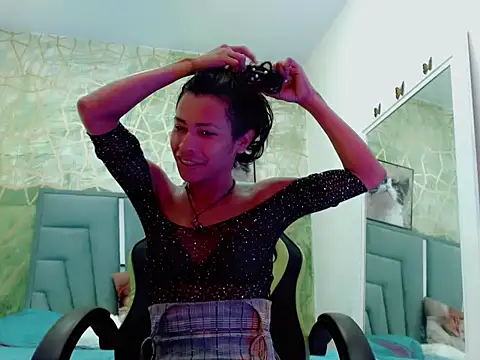 Snapshot of Naomisaenz01 chatting on June 2026 09:38:01 PM Naomisaenz01 online show from June 2026 09:38:01 PM