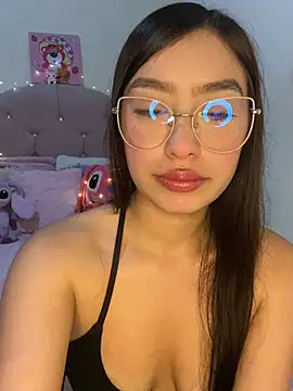 Miakittyyy online show from April 2026 02:56:01 PM