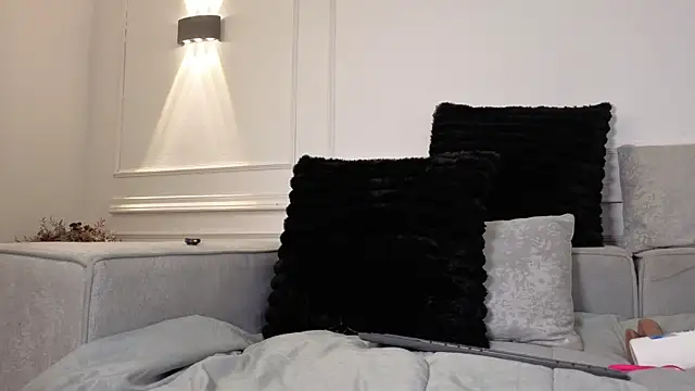 giigii hadidd online show from June 2026 07:30:02 PM