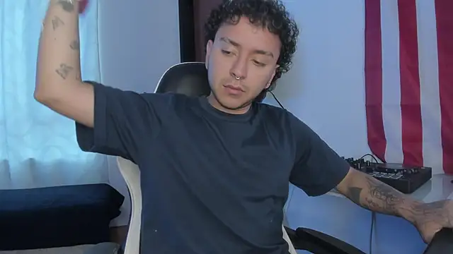 alexmontesco online show from April 2026 10:25:02 PM