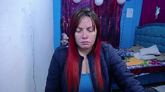 carolinhe26 online show from April 2026 11:53:02 AM