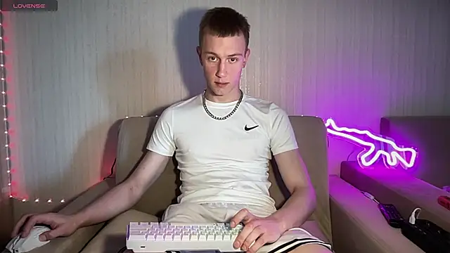 Travis Gracile online show from June 2026 08:58:01 AM