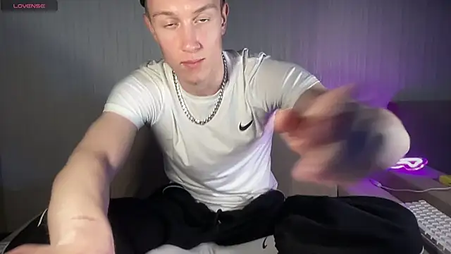 Travis Gracile online show from June 2026 09:02:01 AM