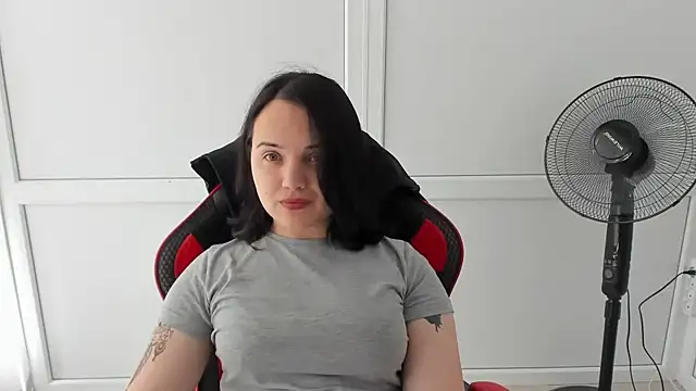 Snapshot of Caroline_cutte chatting on June 2026 06:56:01 AM Caroline cutte online show from June 2026 06:56:01 AM