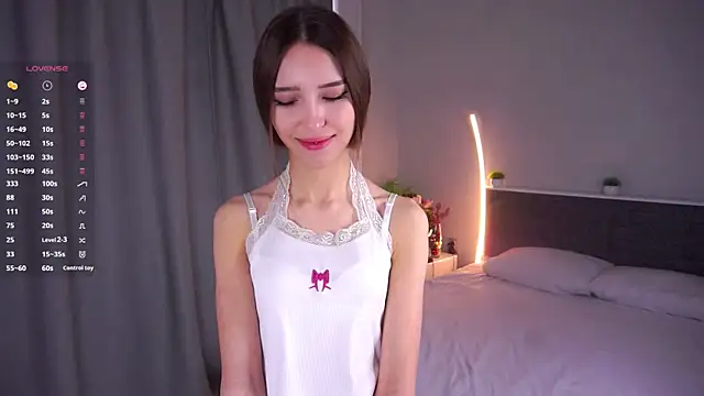 Snapshot of TamaGamelin chatting on April 2026 05:21:01 AM TamaGamelin online show from April 2026 05:21:01 AM