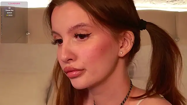 Molly  Quinn online show from April 2026 05:41:02 PM