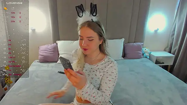 Liacandy  online show from June 2026 01:59:01 AM