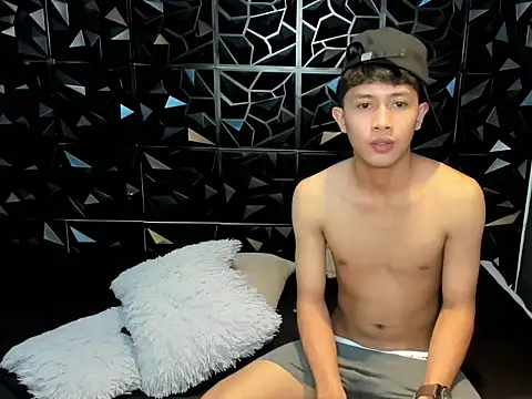 roberthugecock online show from April 2026 05:17:01 PM