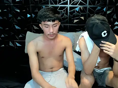 roberthugecock online show from April 2026 09:15:01 PM