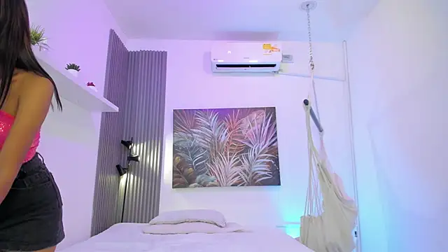 ivania lua online show from April 2026 11:24:01 AM