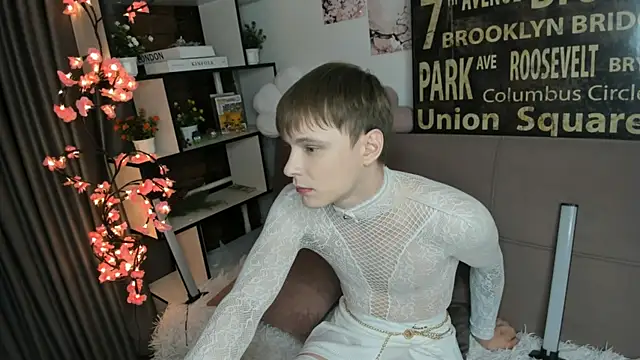 TwinkWhite online show from June 2026 08:54:01 PM