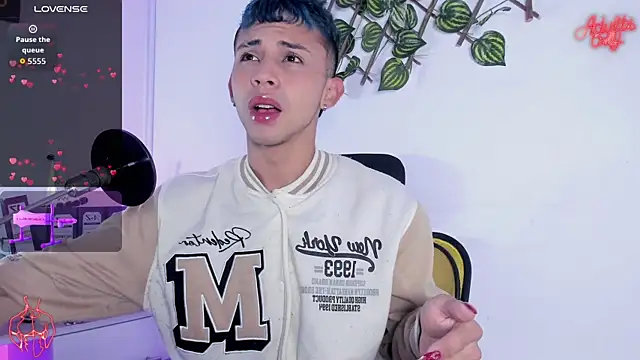 Apolo Prince1 online show from April 2026 03:48:02 PM