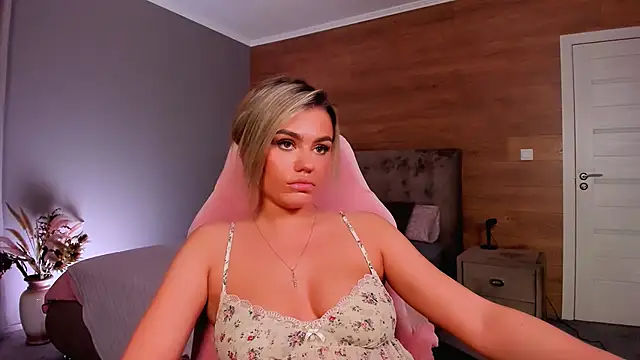 carry radient online show from April 2026 07:18:01 PM