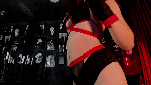 Hanna Hex online show from June 2026 12:30:01 PM