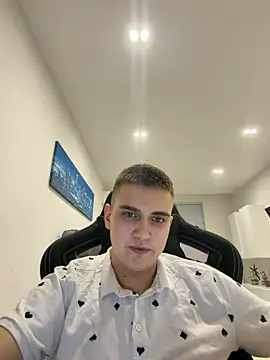 WARDEN w online show from April 2026 07:58:01 PM