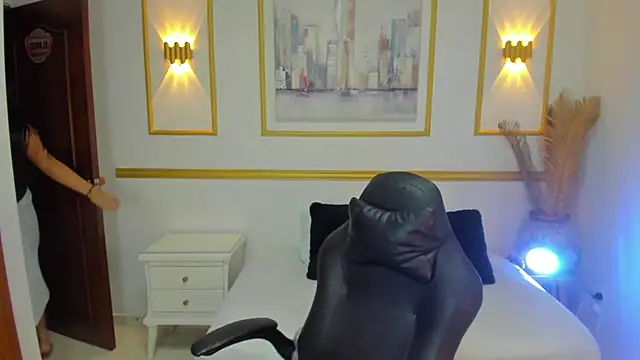 ameria chaucer online show from April 2026 11:57:02 AM