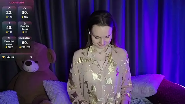 Lovelisse online show from May 2026 10:03:01 PM