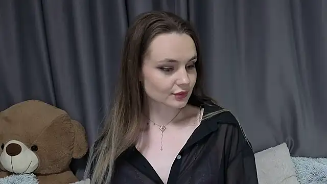 Lovelisse online show from May 2026 08:27:02 PM