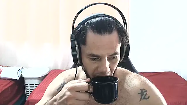 Snapshot of andrew_1520 chatting on July 2026 06:07:02 PM andrew 1520 online show from July 2026 06:07:02 PM