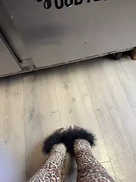juicybootyquinn online show from July 2026 12:12:01 AM